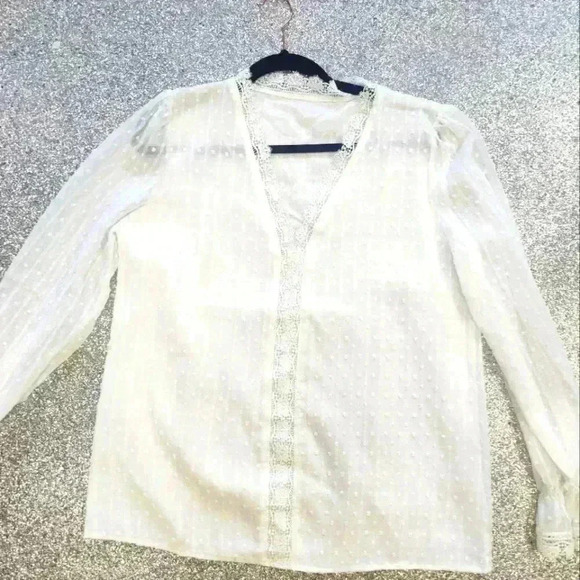 Source Unknown Tops - Womens nwot long sleevev neck blouse
